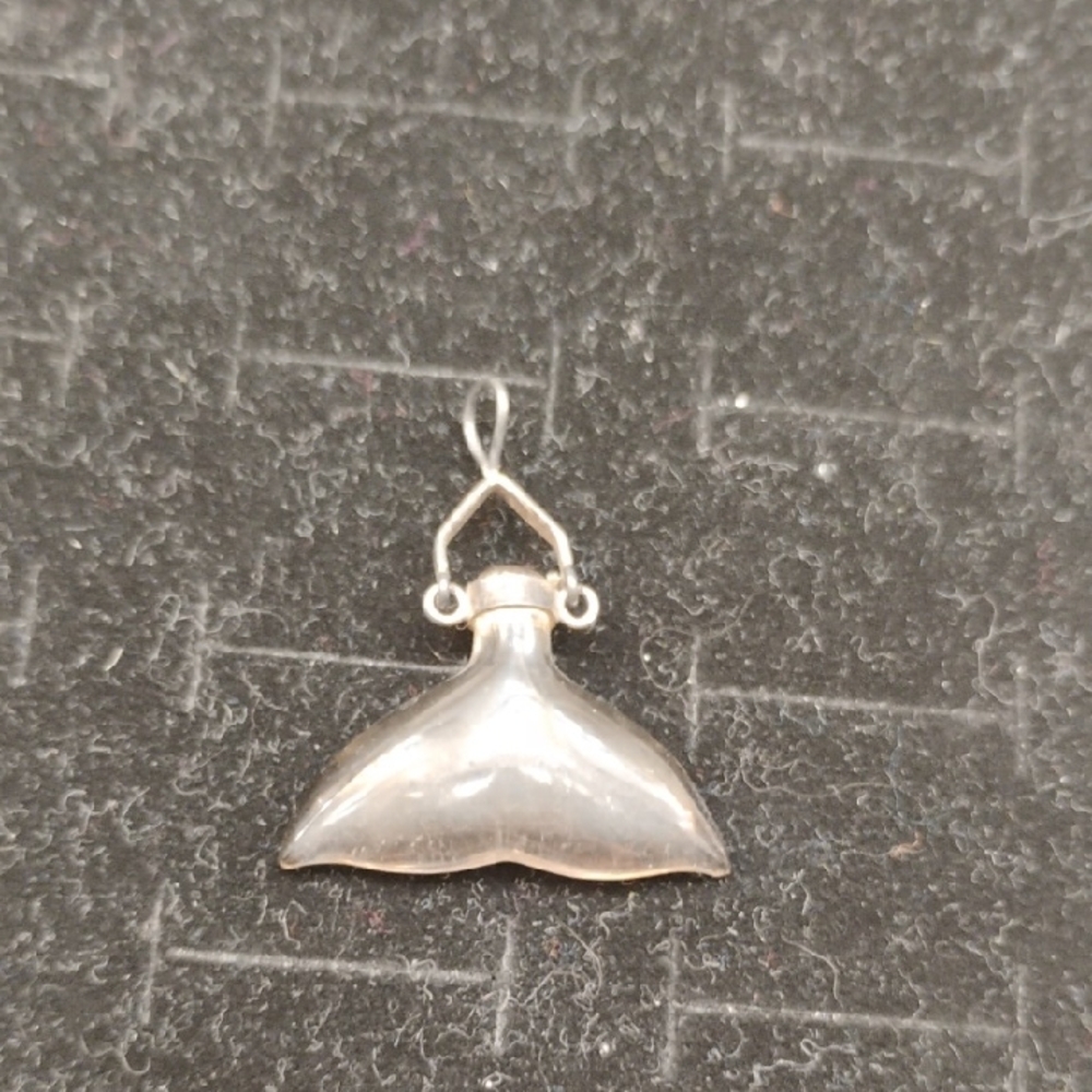 Vintage Silver Whale Tail Necklace Pendant - Silver